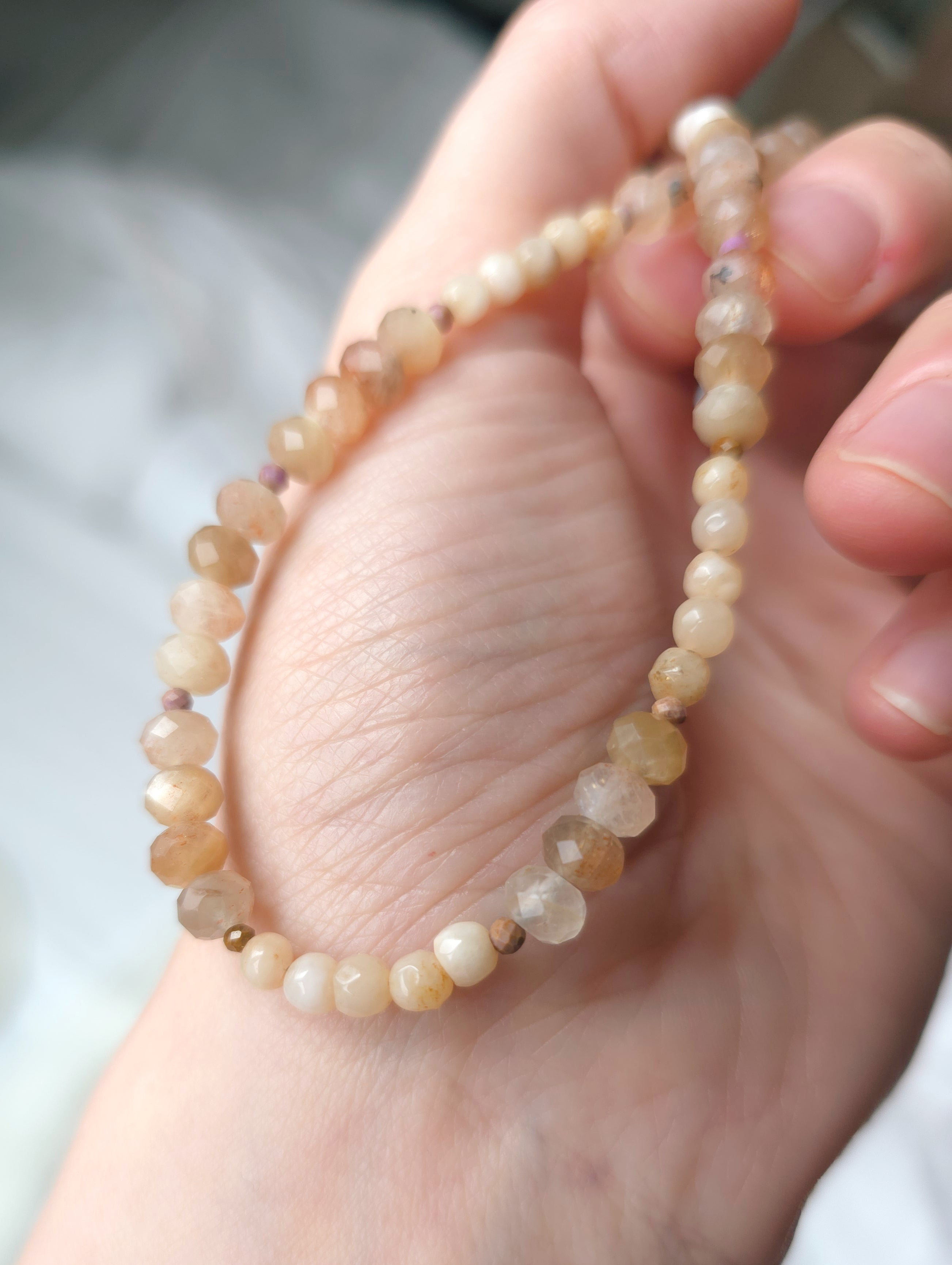 Beige shades sun stone necklace