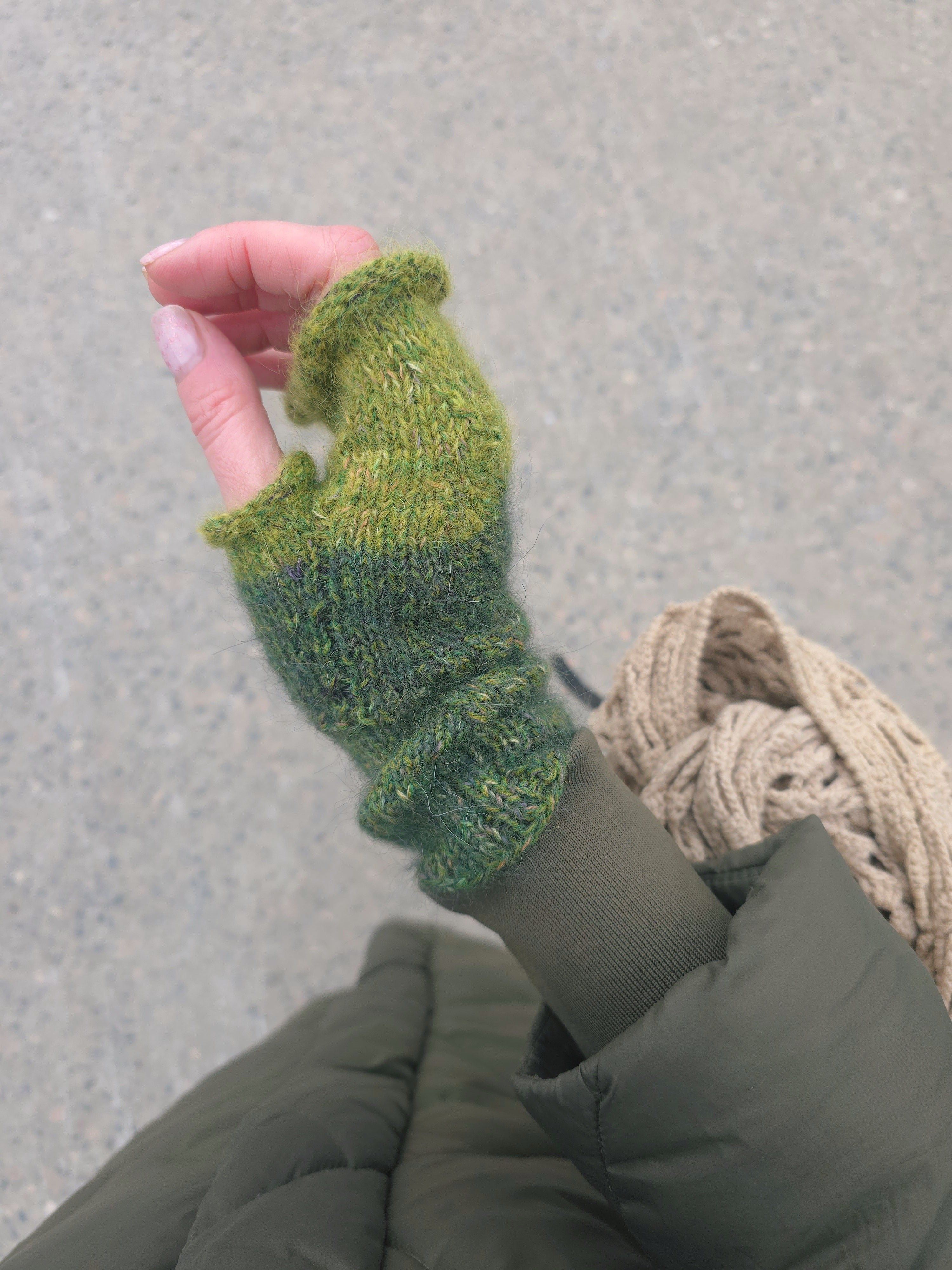 Forest green fingerless woolen gloves