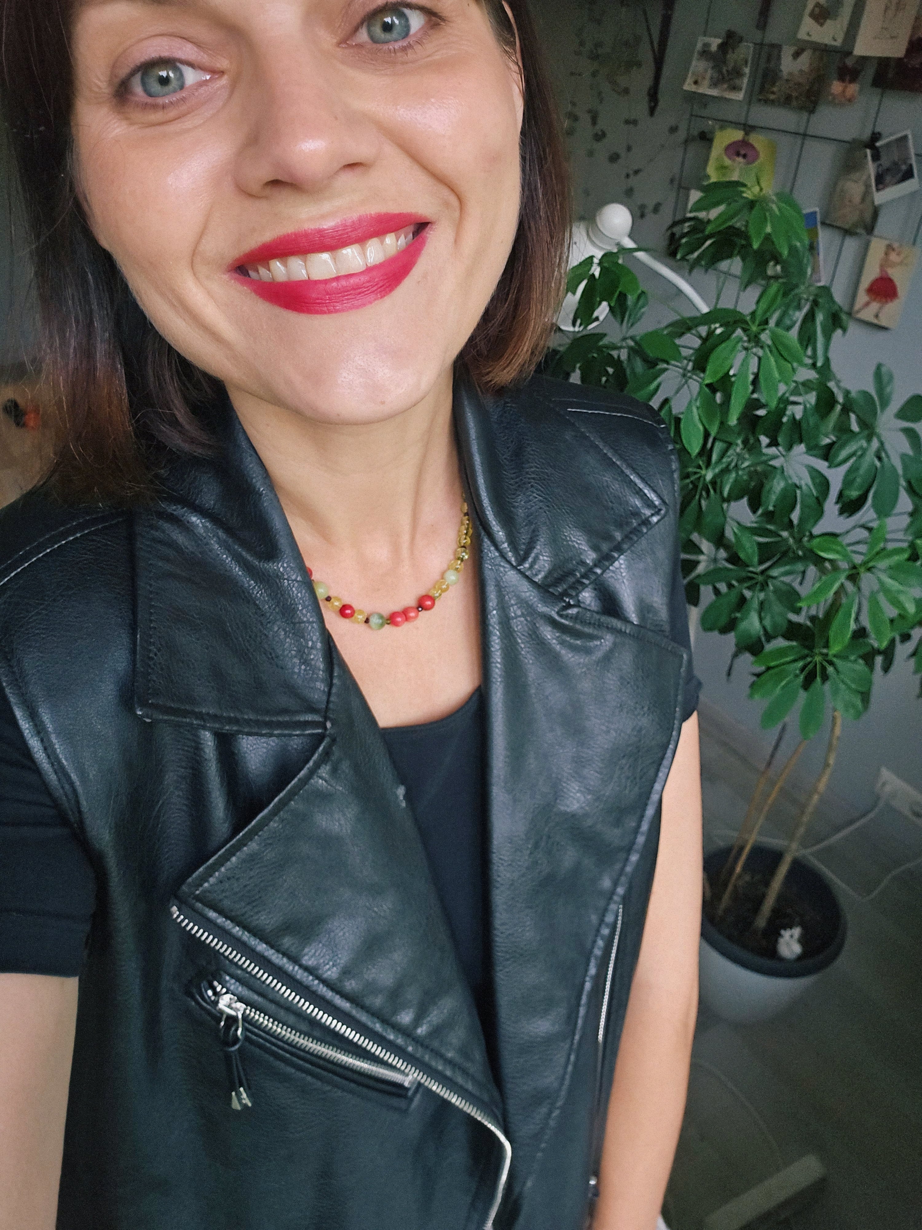 Green and red necklace like juicy apples