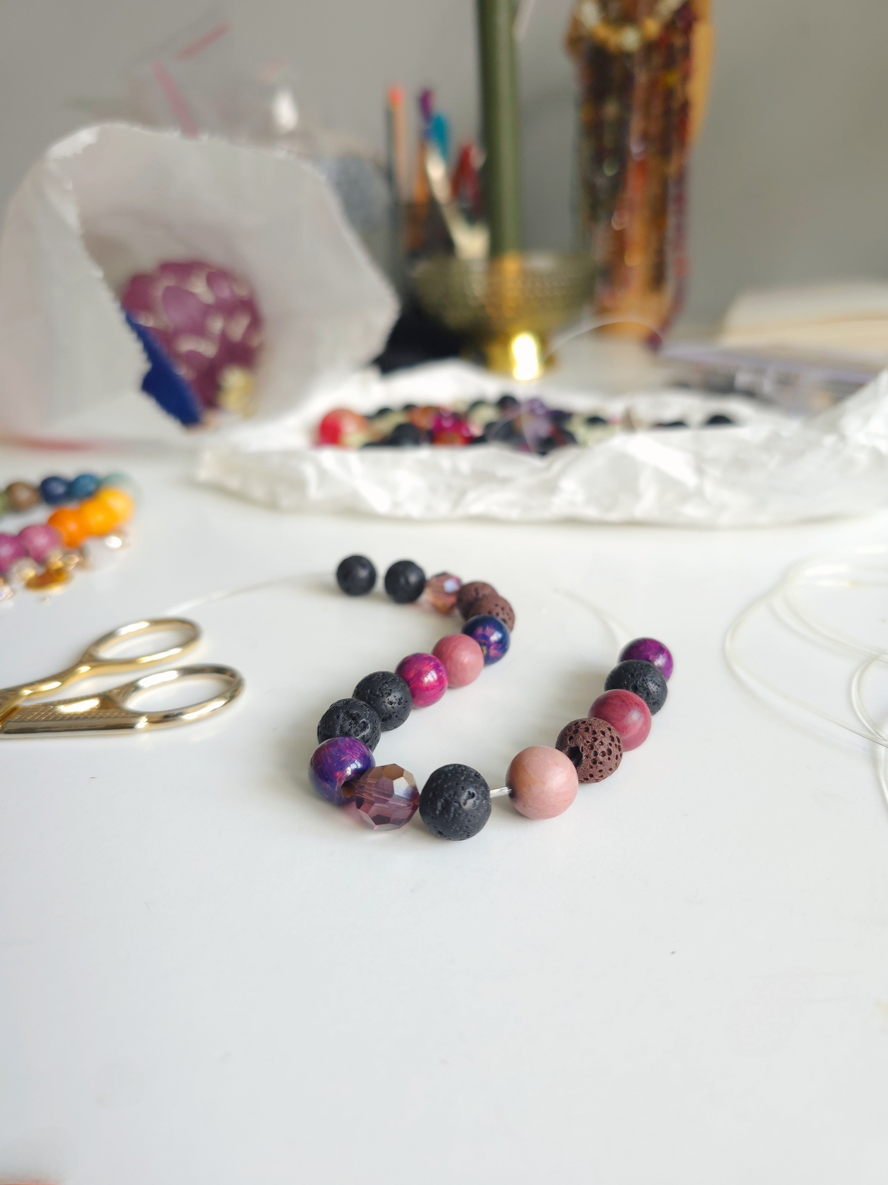 Multicolor beads fun bracelet in pinky brown tones